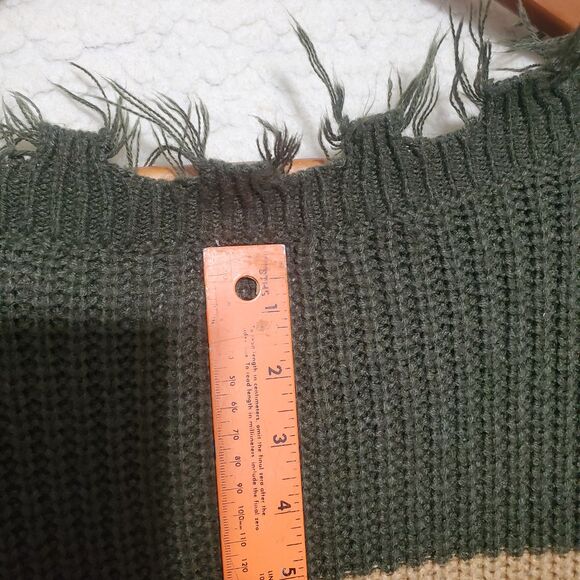 Cute Slouchy Fringed Green Camel White and Maroon Long Sleeved Sweater Size 3X - Picture 15 of 15
